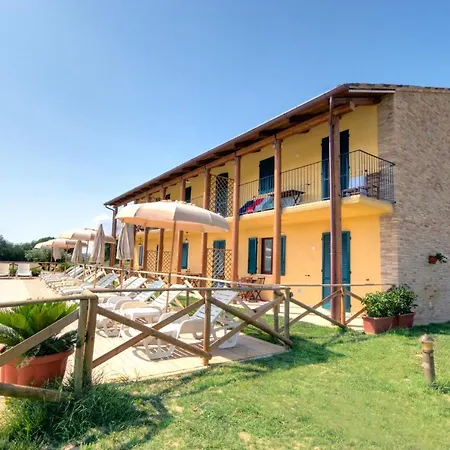 Hotel apartamentowy Casale Del Conero